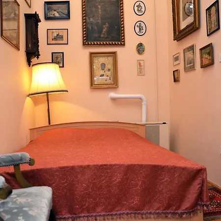 Central Astoria Apartment